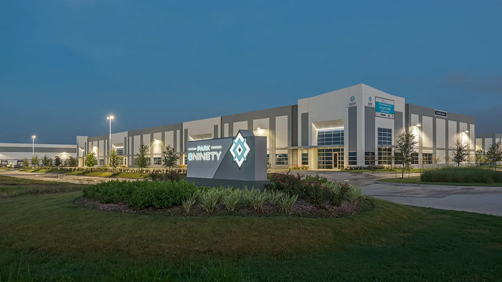 Commercial Roofing in Park 8 Ninety Business Park, Missouri City, TX